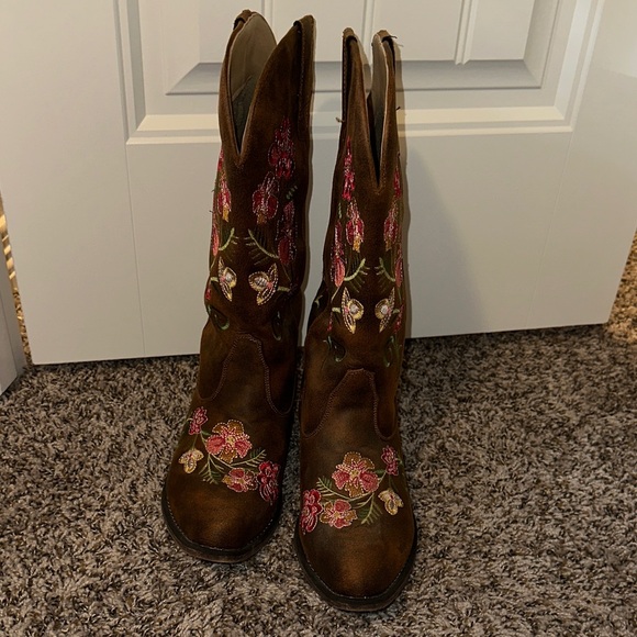 Roper Embroidered Floral Womens Cowboy Boots - Picture 2 of 5